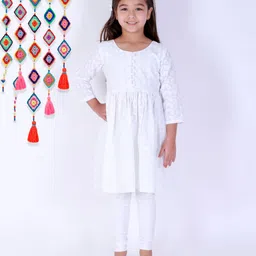 Vastramay Three Fourth Sleeves Chikankari Frill Kurta With Leggings - White-picture-10