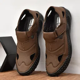 labbin Men Sandal image 2