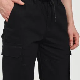 SAINT JONES Men Original High-Rise Cargos Trousers image 2