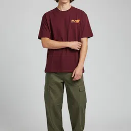 glitchez Men Maroon Relaxed Fit Typography Printed T-shirt image 5