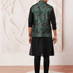 VASTRAMAY Men Floral Regular Kurta with Pyjamas image 5