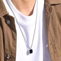 RV Jewels Silver-Plated Square Pendant With Chain image 4