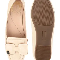 Shoetopia Bow Applique Detailed Ballerinas - Cream image 5