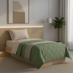 Sleeping Owls Green Heavy Winter 400 GSM Comforter image 3