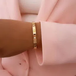 Jewar Mandi Gold-Plated Crystals Studded Bangle-Style Bracelet image 2