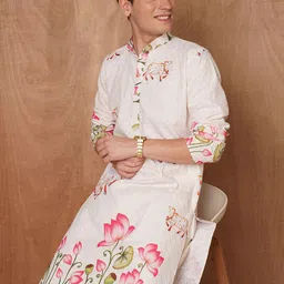 TRYBUY.IN Men Floral Embroidered Thread Work Pure Cotton Kurta with Pyjamas Kurta Sets image 5