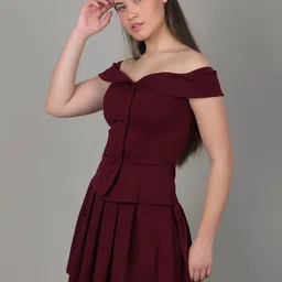 iki chic Off-Shoulder Top & Shorts image 3