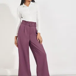 Styli Women Solid High Rise Wide Leg Belted Twill Pants image 4