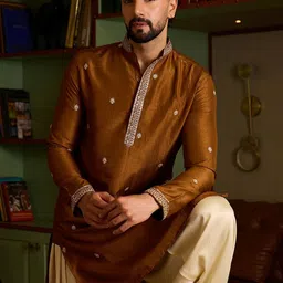 CHHAAP Men Embroidered Thread Work Kurta-picture-15