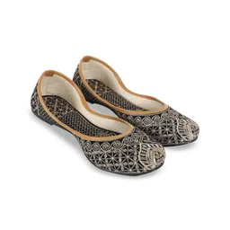 DFR Women Embellished Mojaris Flats-picture-37