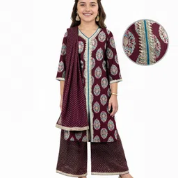 EARTHY TOUCH Single Jersey Knit Three Fourth Sleeves Kurta Salwar & Dupatta Set with Floral Print - Maroon-picture-24