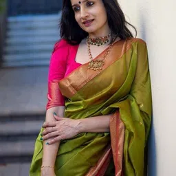 YASHASVI FASHION Woven Design Zari Silk Blend Saree image 3