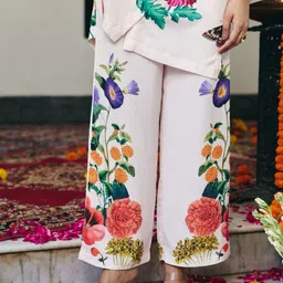 Muvazo Women Floral Printed Mid-Rise Relaxed Straight Fit Trousers-picture-16