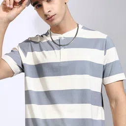 HIGHLANDER Men Henley Neck T-shirt-image-1