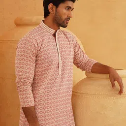 SOJANYA Men Embroidered Kurta image 5