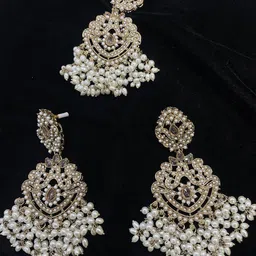 Crown Fabulous Jewellery Leaf Shaped Drop Earrings And Maang Tikka image 4