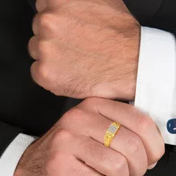 Joyalukkas Men 22Kt Gold Timeless Sparkle Adornment Finger Ring - 4.497 g image 4