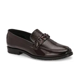 INVICTUS Men Textured Formal Loafer image 5