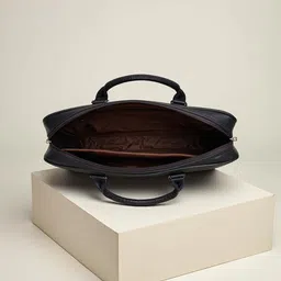 Toteteca PU Up to 16 inch Structured Handheld Bag image 3