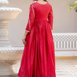 TextileNow Floral Embroidered Chinon Anarkali Kurta With Trousers And Dupatta image 2