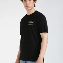 Tommy Hilfiger Men Solid Round Neck Cotton T-shirt image 2