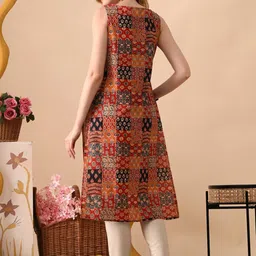 DEEPYOG APPAREL Women Ethnic Motifs Printed Indie Prints Kurta image 3