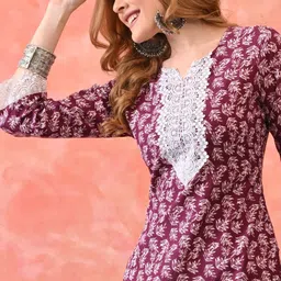 KKOUTFITS Women Floral Printed Indie Prints Kurta image 2