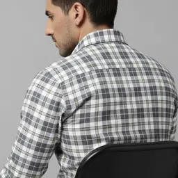 EIGHTEEN UP Men Classic Slim Fit Checked Casual Shirt image 3