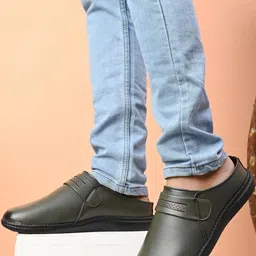 HERE&NOW Men Olive Solid Comfort Sandals-picture-17