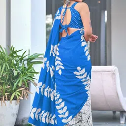 NIKATT KOMAL Floral Printed Pure Cotton Block Print Saree With Blouse Piece image 5