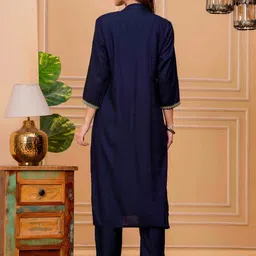 HIGHLIGHT FASHION EXPORT Women Floral Embroidered Kurta with Trousers image 5