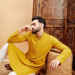 SWAGGINDIA Floral Embroidered Mandarin Collar Sequinned Straight Kurta-image-0