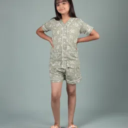 tweeny mini Rayon Knit Half Sleeves Floral Printed Coordinating Shirt & Shorts Set - Light Green-picture-13