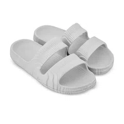 Feel alive Men Set of 4 Textured Thong Flip-Flops image 3