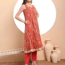 Yufta Women Floral Printed Regular Gotta Patti Pure Cotton Kurta with Trousers & With Dupatta image 5