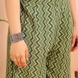 SZN Women Printed Regular Kurta with Trousers & With Dupatta image 2