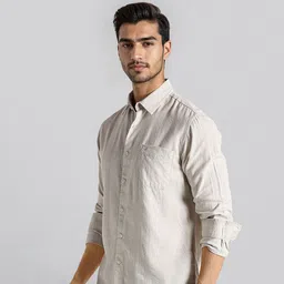 Crocodile Men Comfort Fit Textured Spread Collar Casual Shirt image 3
