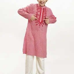 Bittu By Bhama Boys Ethnic Motifs Embroidered Sequinned Cotton Kurta with Pyjamas image 3