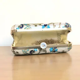 Rapid Costore Embroidered Box Clutch image 3