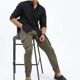 SHOWOFFFF Men Comfort Slim Fit Low-Rise Trousers image 3