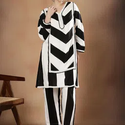 STYLEBAAZI Women Printed Regular Kurta with Palazzos-image-42