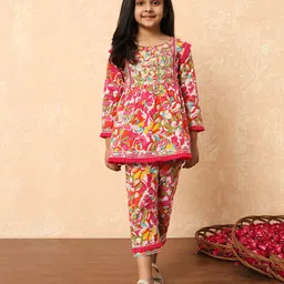 READIPRINT Three Fourth Sleeves Floral Printed Lace Embellished Kurta & Pant - Pink-picture-16
