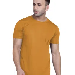TQH Men Pack of 3 Dry Fit Solid Round Neck Slim Fit T-shirts image 3