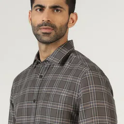 Blackberrys Men India Slim Fit Checked Spread Collar Casual Shirt image 4