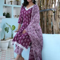 SINGNI Women Floral Printed Regular Pure Cotton Kurta with Trousers & With Dupatta image 5