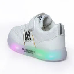 NEW STEPS Girls Textured PU Sneakers image 4