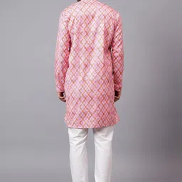 garbhodakshai Men Geometric Printed Kurta image 5