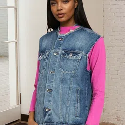 Kotty Women Collarless Solid Denim Jacket image 3