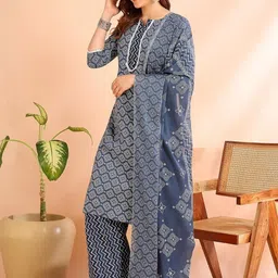 Istyle Can Women Printed Regular Kurta with Trousers & With Dupatta-image-85