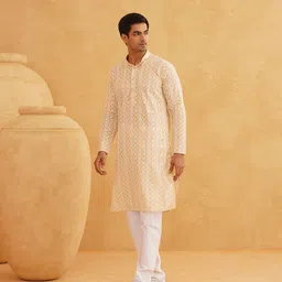 SOJANYA Men Embroidered Regular Sequinned Pure Cotton Kurta with Churidar image 5